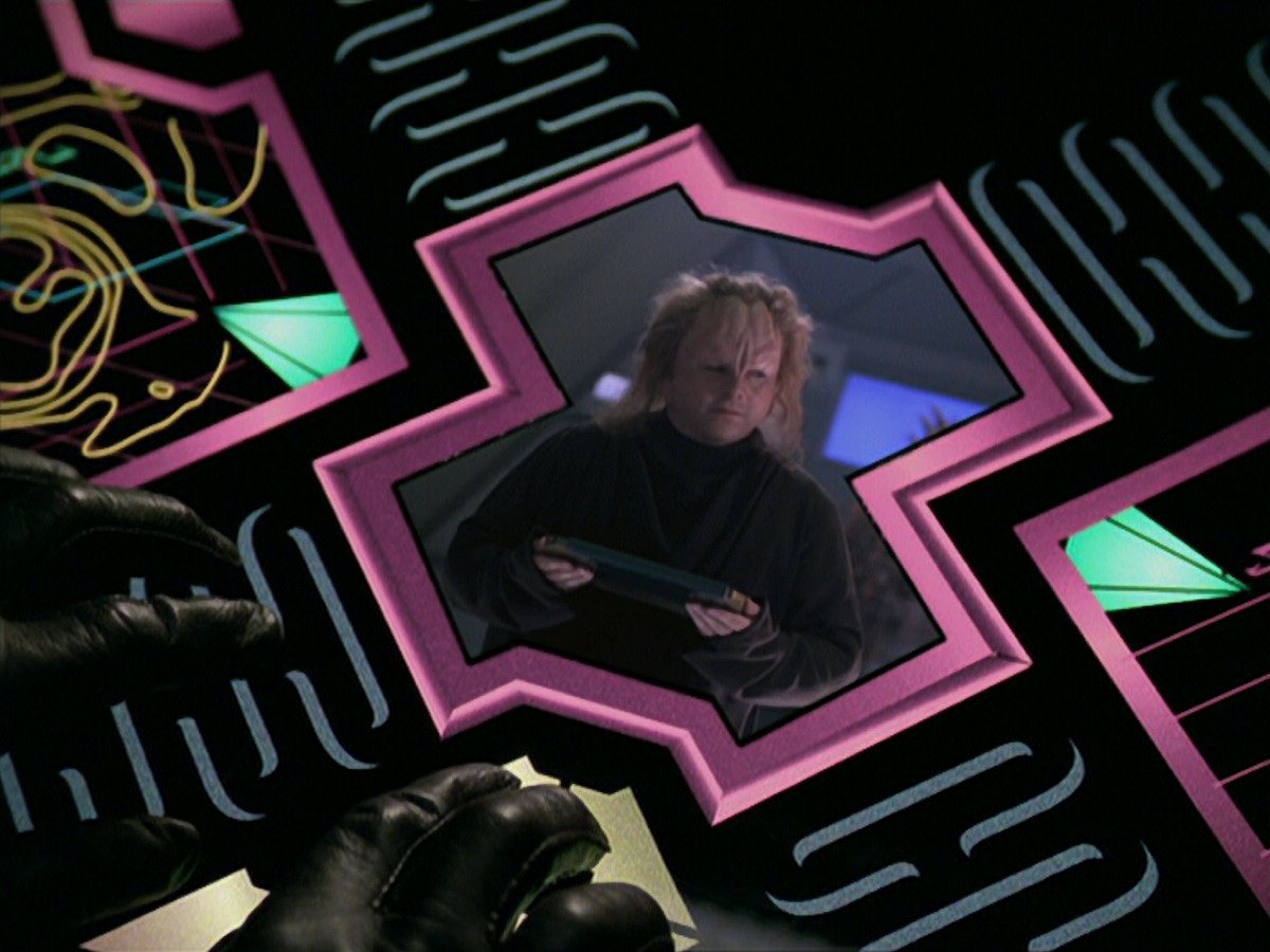 extant_StarTrek_VOY_5x20-ThinkTank_03278.jpg