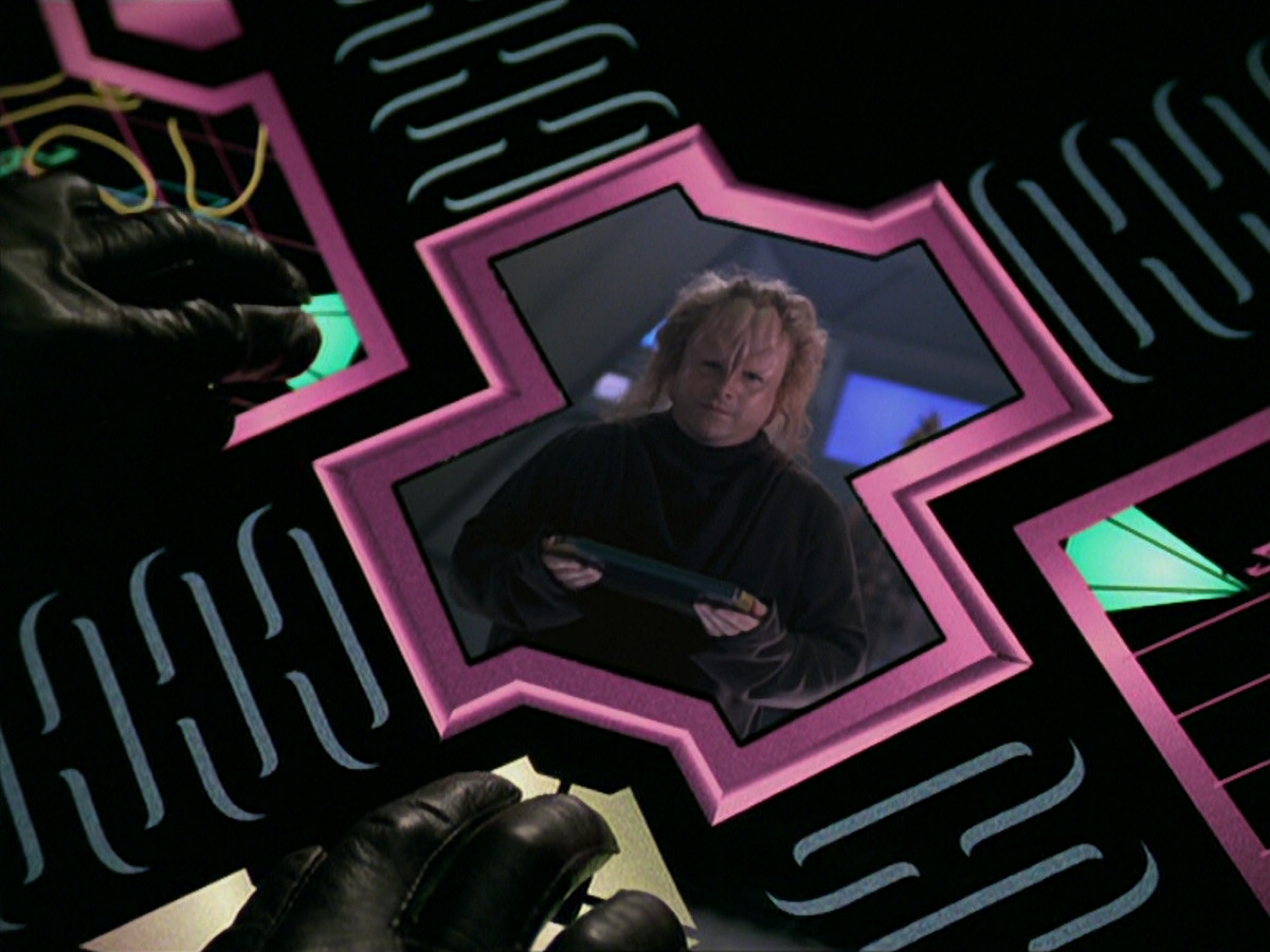 extant_StarTrek_VOY_5x20-ThinkTank_03291.jpg