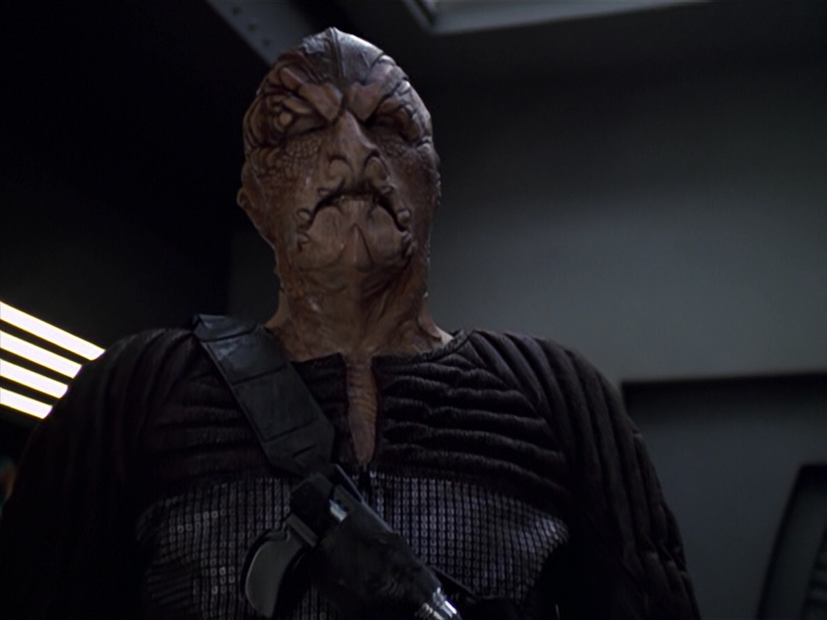 extant_StarTrek_VOY_5x20-ThinkTank_03301.jpg
