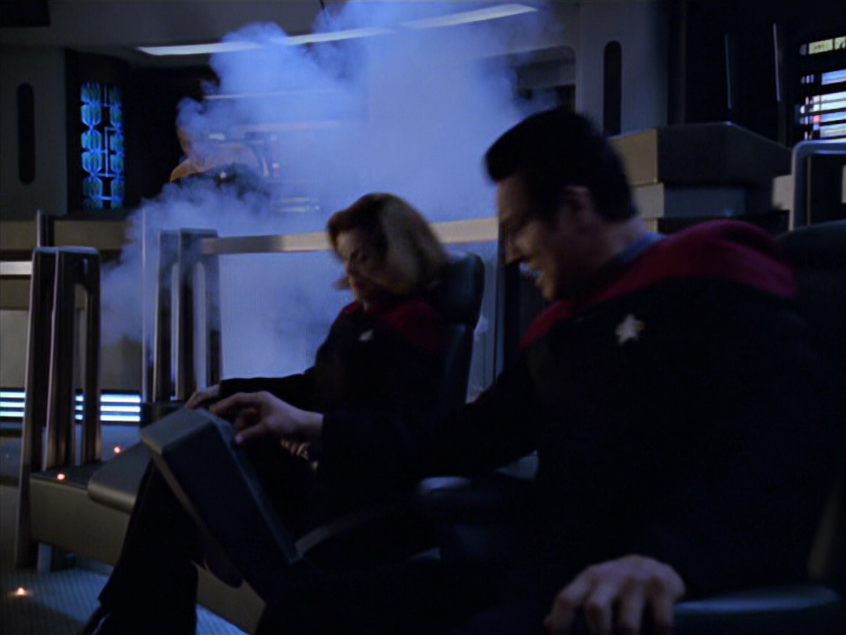 extant_StarTrek_VOY_5x20-ThinkTank_03316.jpg