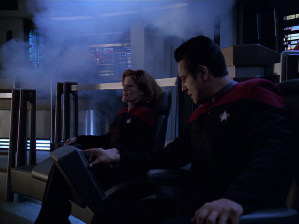 extant_StarTrek_VOY_5x20-ThinkTank_03319.jpg