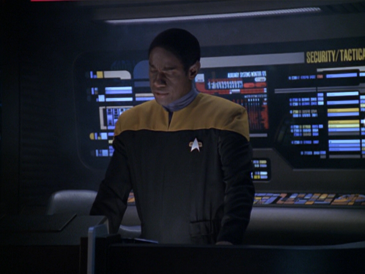 extant_StarTrek_VOY_5x20-ThinkTank_03322.jpg