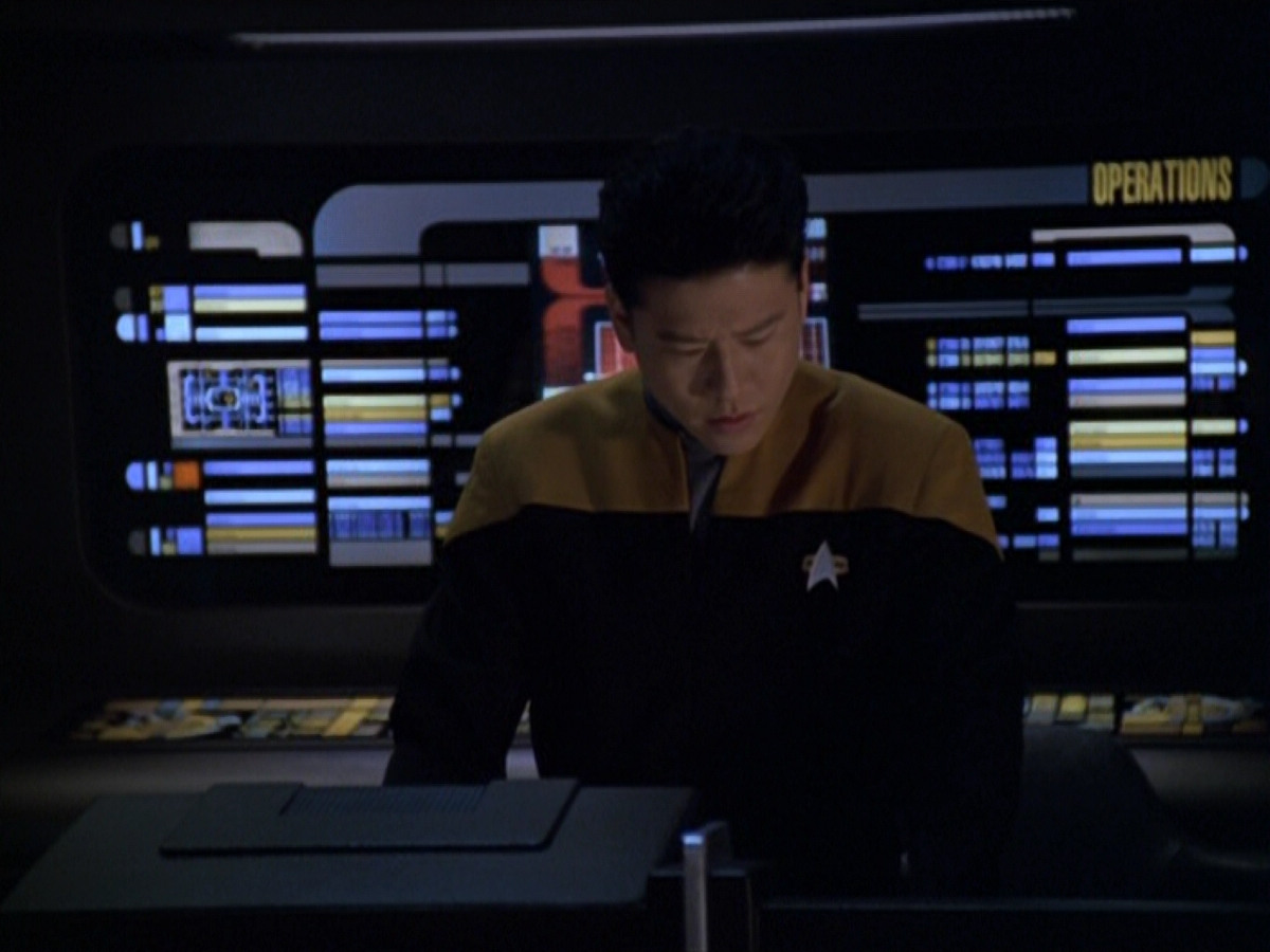 extant_StarTrek_VOY_5x20-ThinkTank_03324.jpg