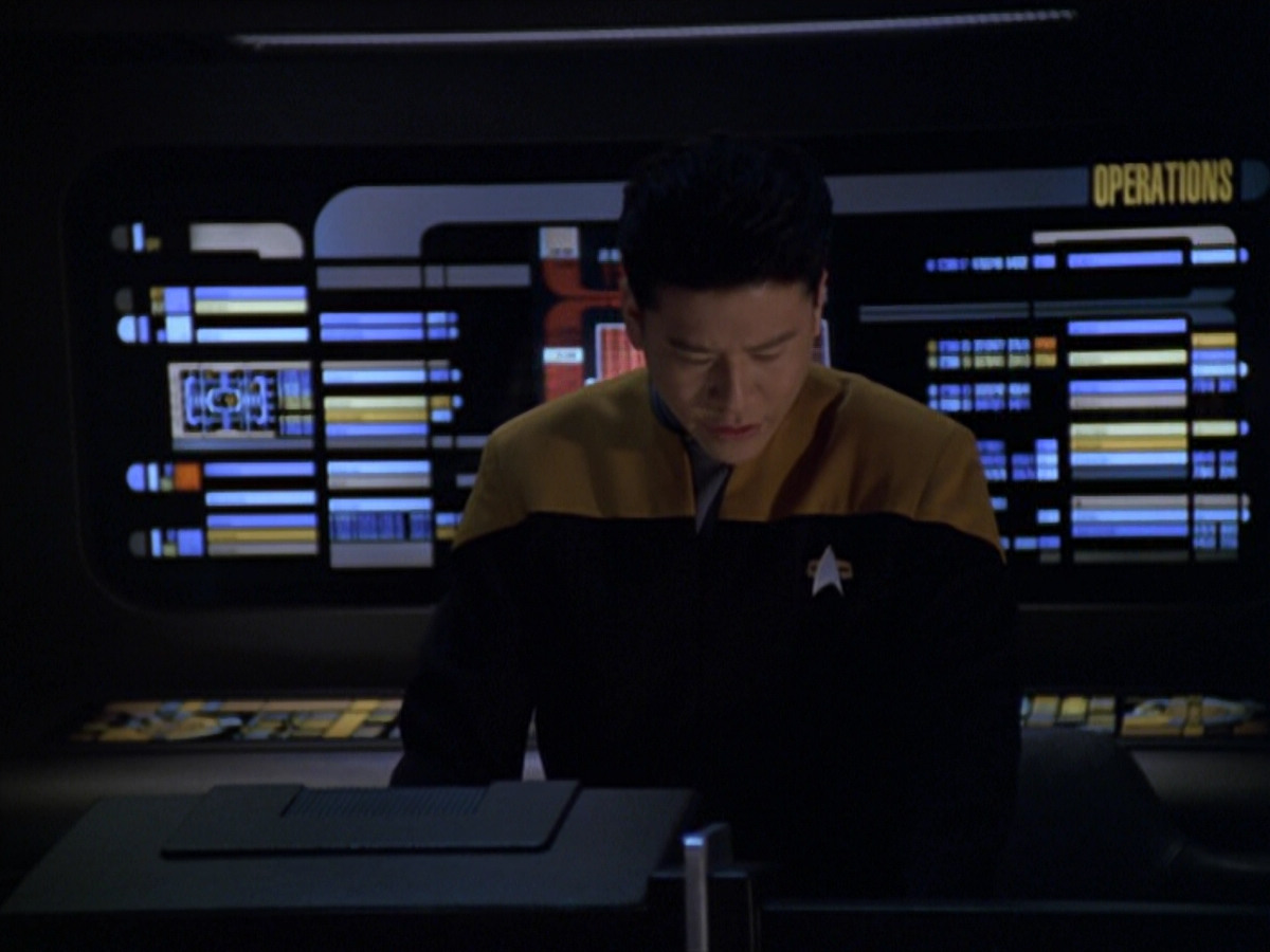 extant_StarTrek_VOY_5x20-ThinkTank_03325.jpg