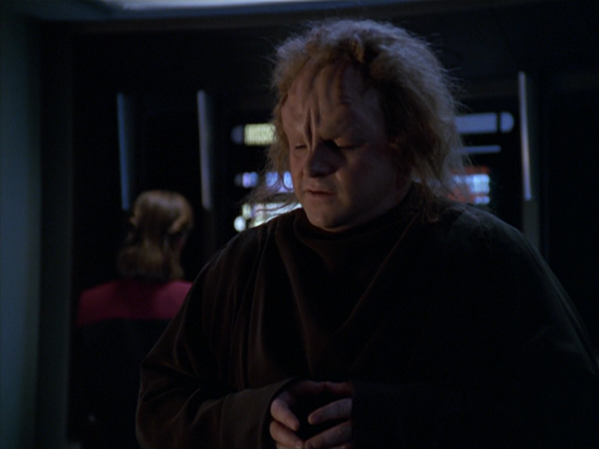extant_StarTrek_VOY_5x20-ThinkTank_03371.jpg