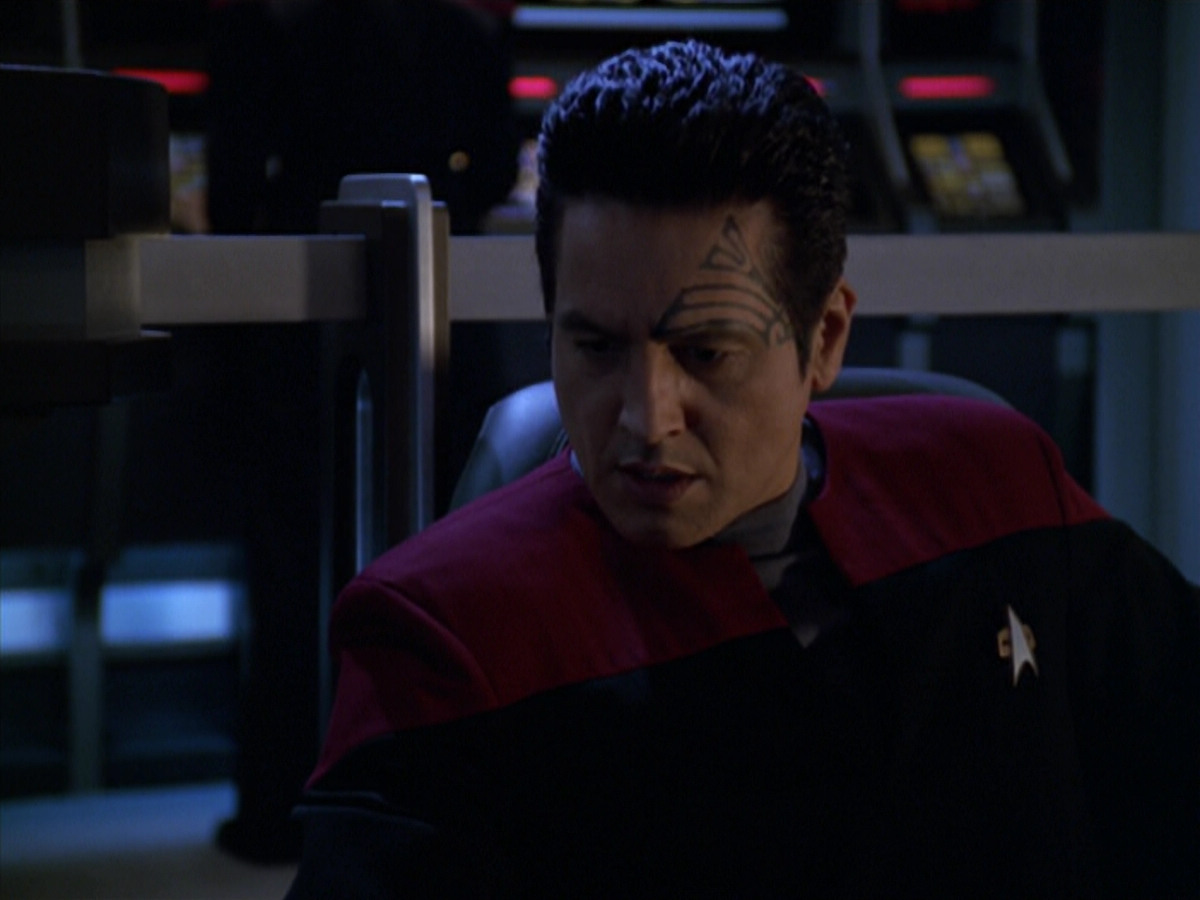 extant_StarTrek_VOY_5x20-ThinkTank_03409.jpg