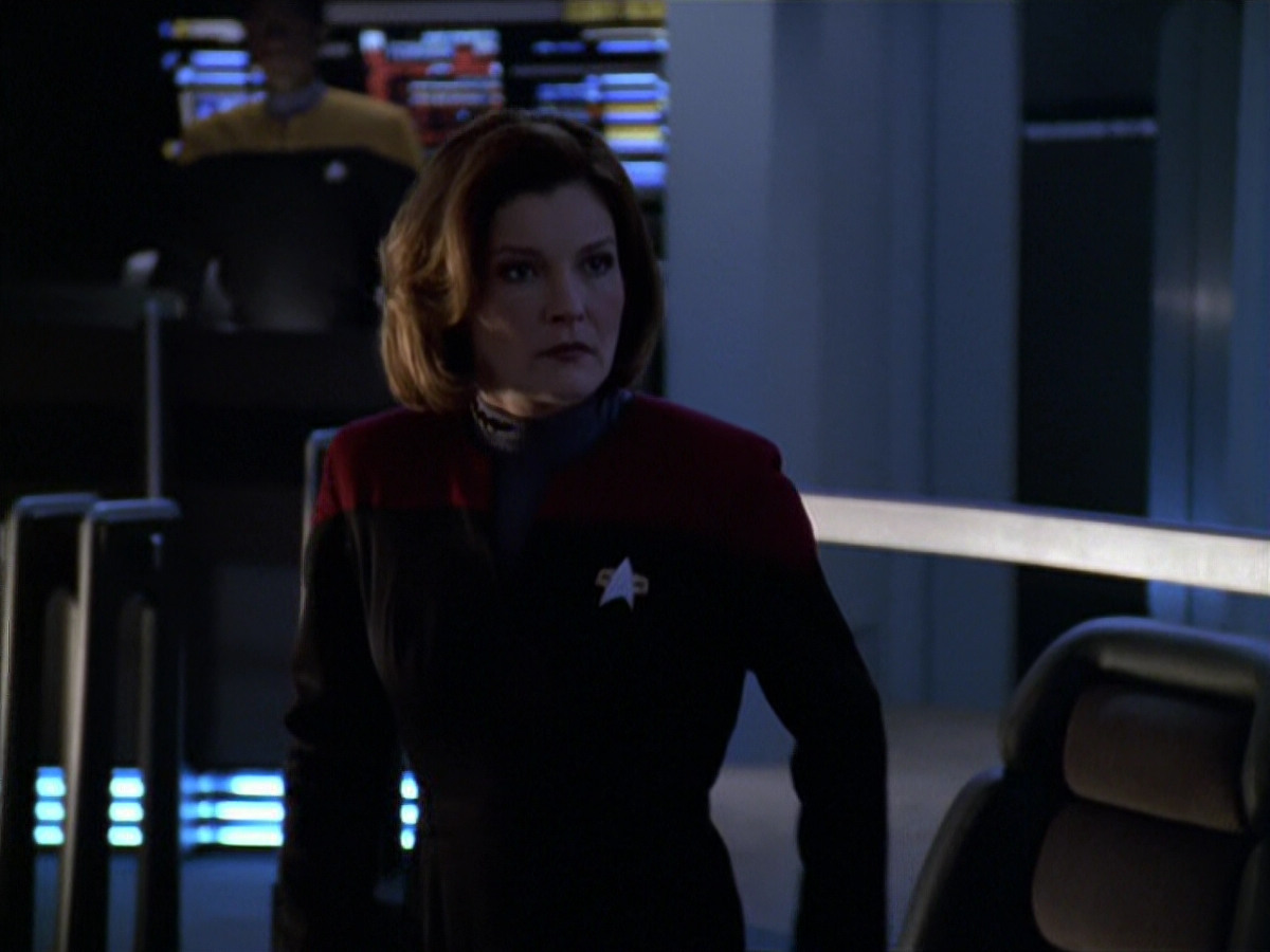 extant_StarTrek_VOY_5x20-ThinkTank_03413.jpg