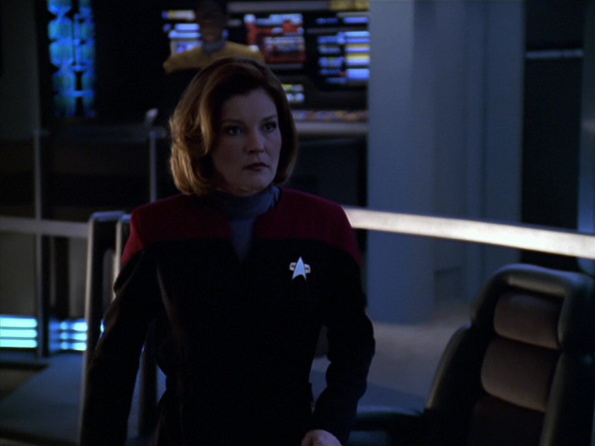extant_StarTrek_VOY_5x20-ThinkTank_03414.jpg