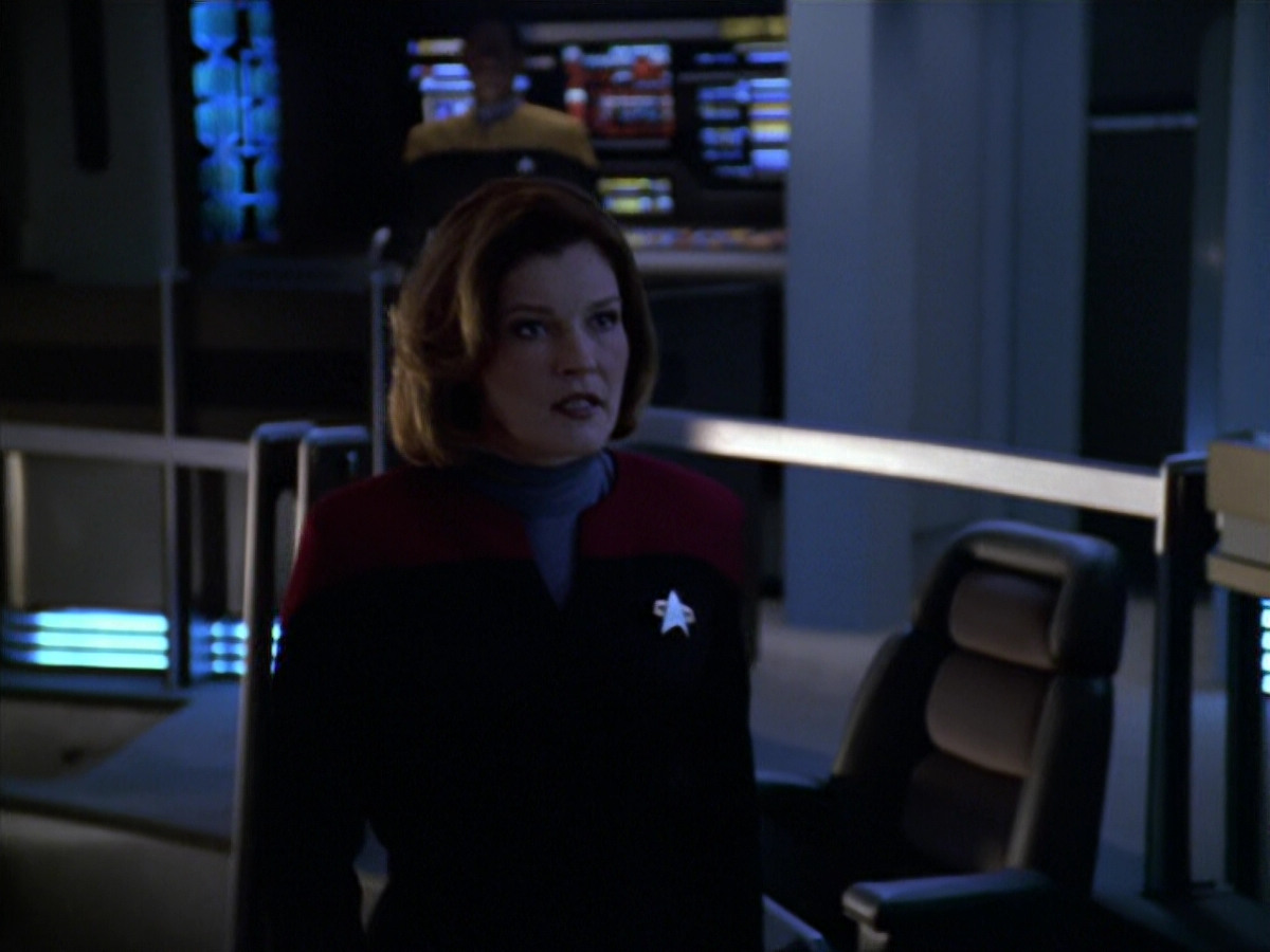 extant_StarTrek_VOY_5x20-ThinkTank_03415.jpg