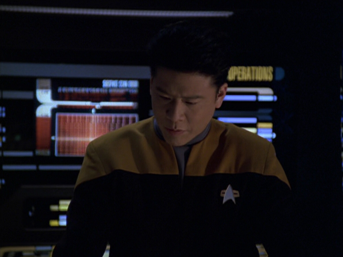 extant_StarTrek_VOY_5x20-ThinkTank_03428.jpg