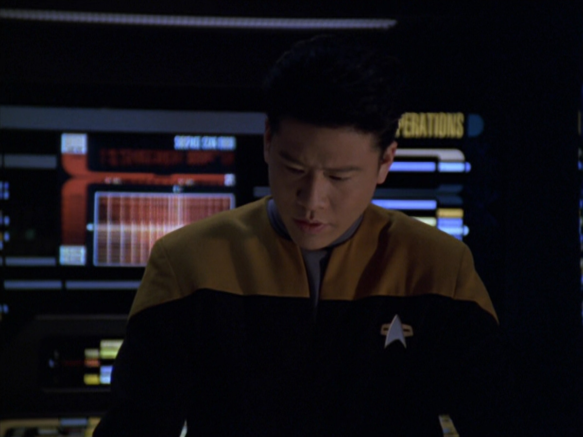 extant_StarTrek_VOY_5x20-ThinkTank_03429.jpg