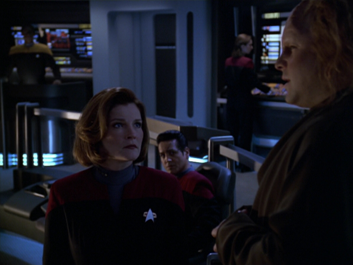 extant_StarTrek_VOY_5x20-ThinkTank_03433.jpg
