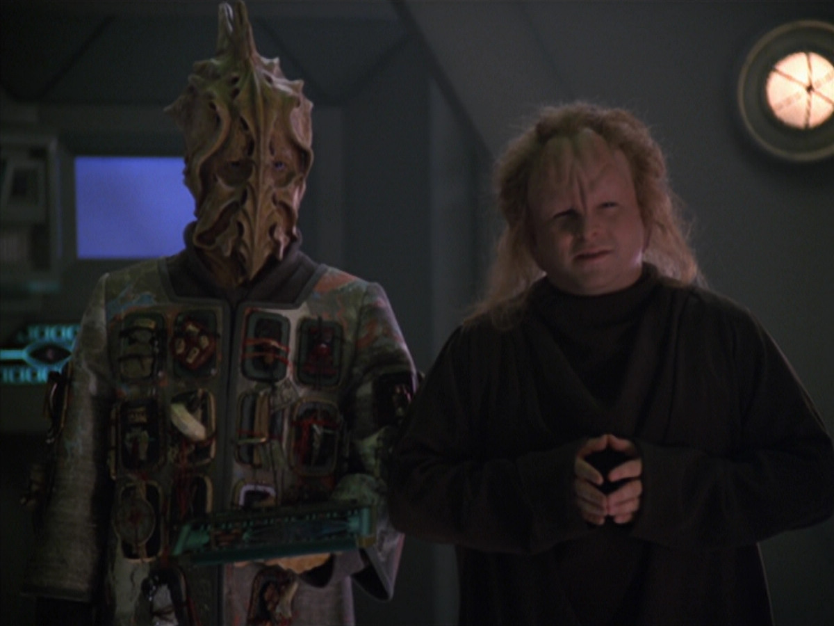 extant_StarTrek_VOY_5x20-ThinkTank_03462.jpg