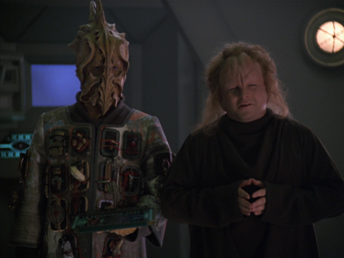 extant_StarTrek_VOY_5x20-ThinkTank_03467.jpg