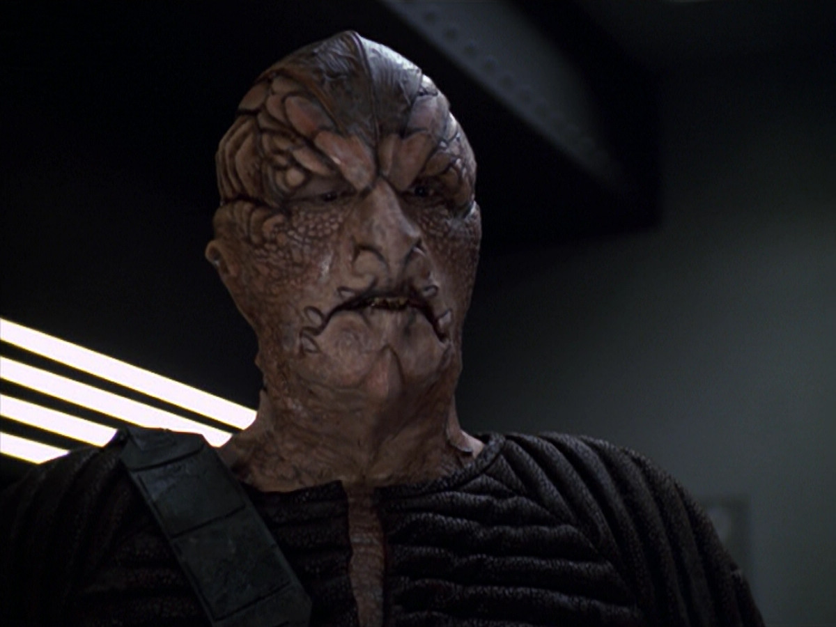 extant_StarTrek_VOY_5x20-ThinkTank_03501.jpg