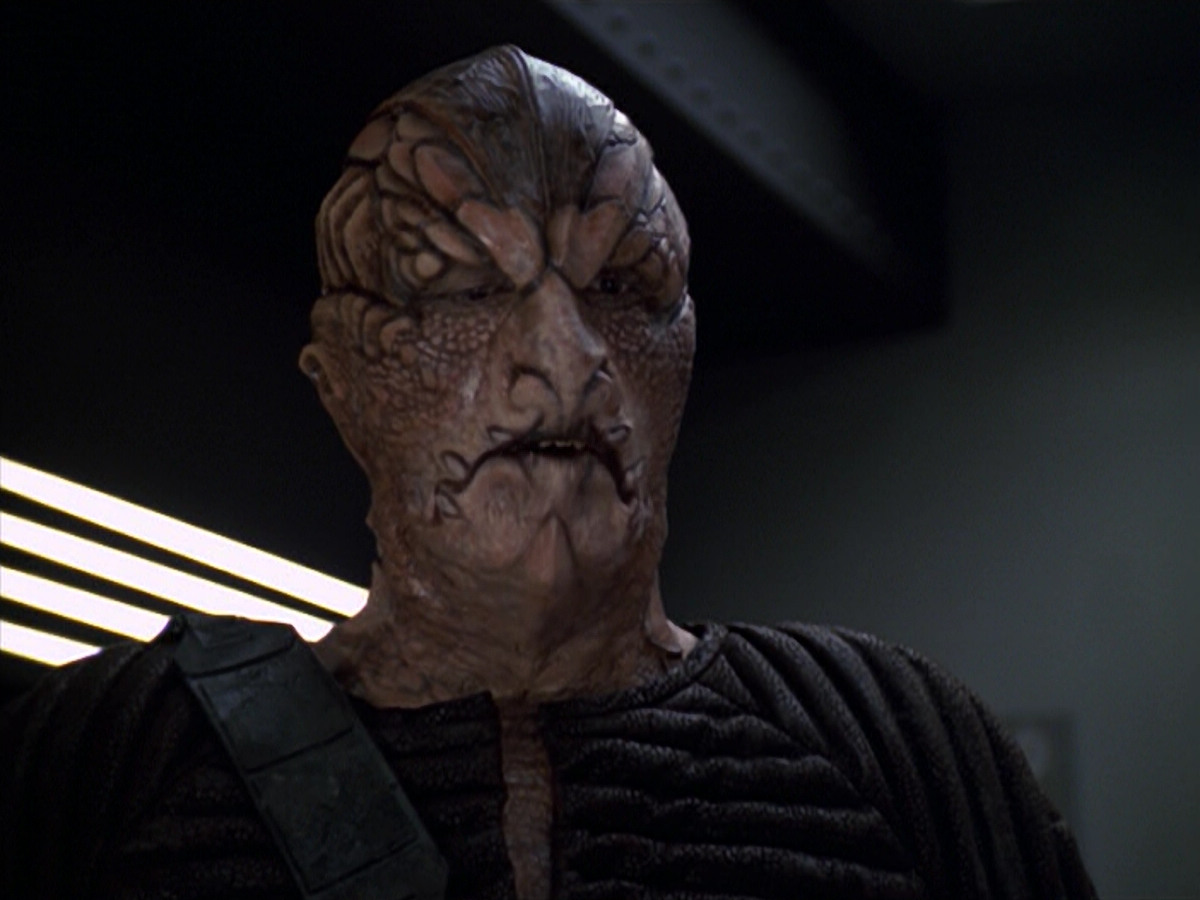extant_StarTrek_VOY_5x20-ThinkTank_03502.jpg