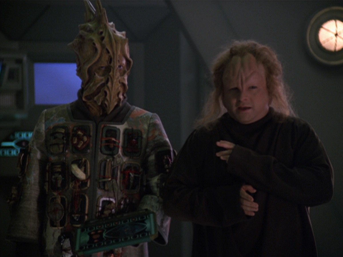 extant_StarTrek_VOY_5x20-ThinkTank_03510.jpg