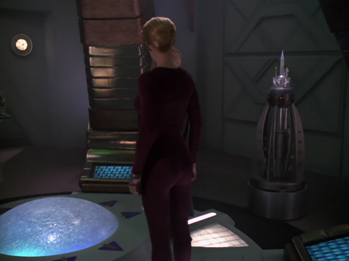 extant_StarTrek_VOY_5x20-ThinkTank_03520.jpg