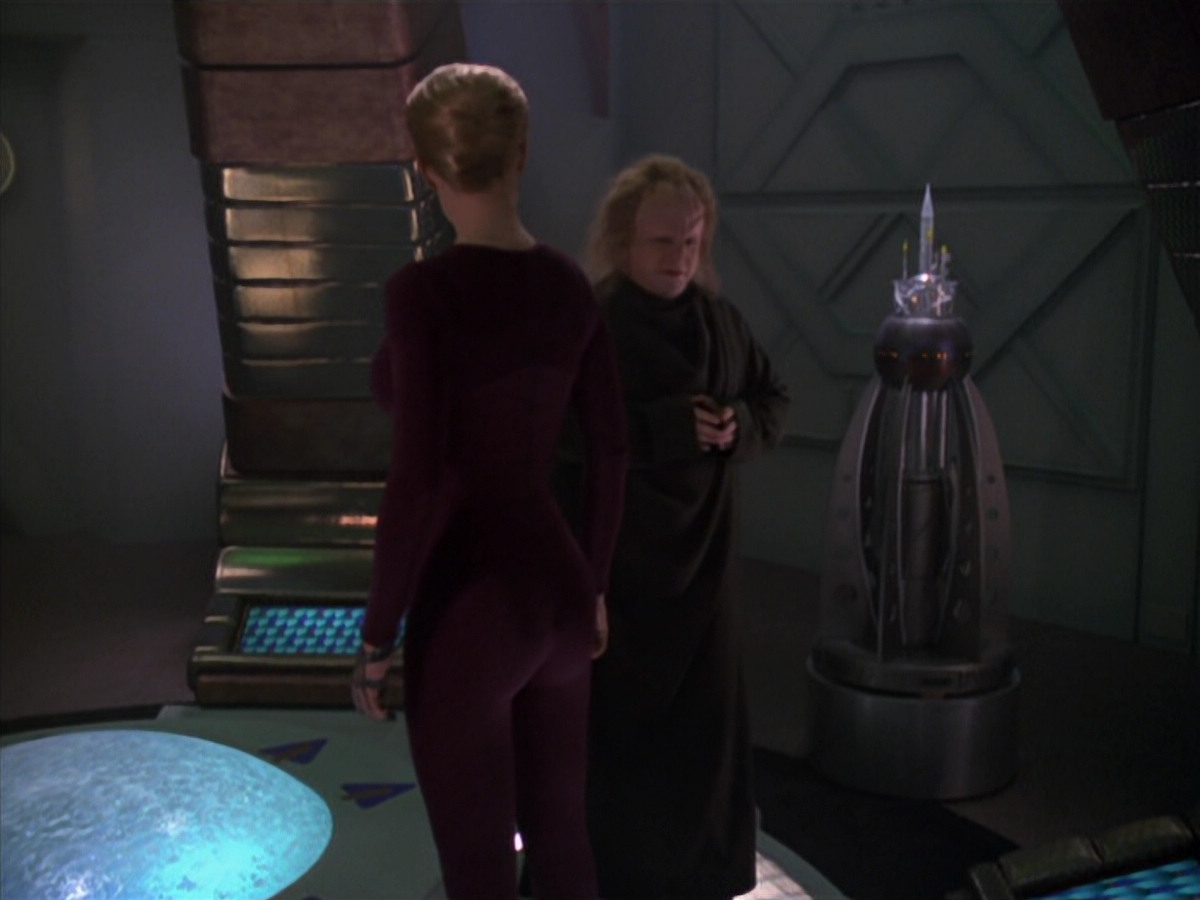 extant_StarTrek_VOY_5x20-ThinkTank_03522.jpg