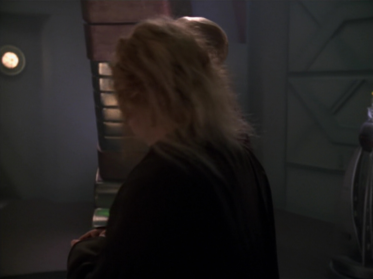 extant_StarTrek_VOY_5x20-ThinkTank_03529.jpg