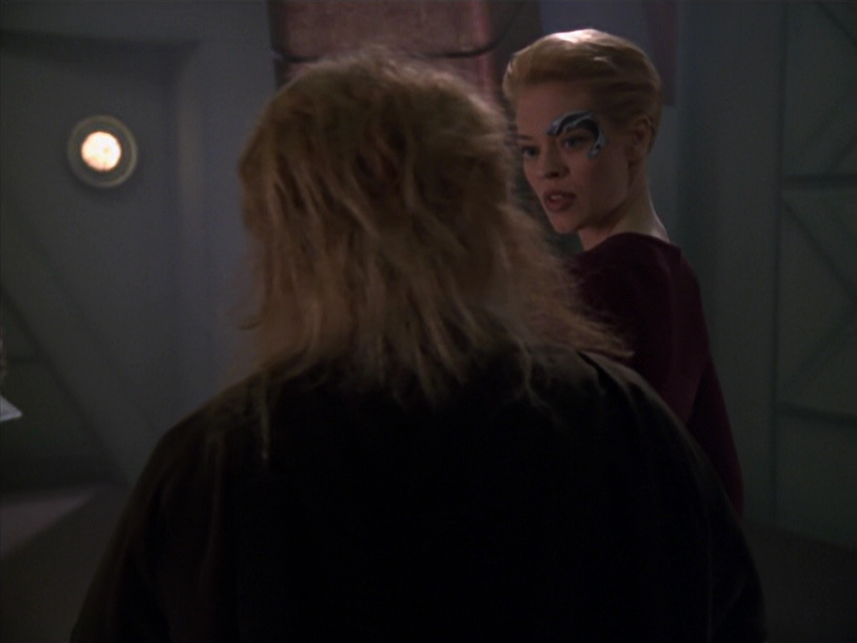 extant_StarTrek_VOY_5x20-ThinkTank_03531.jpg