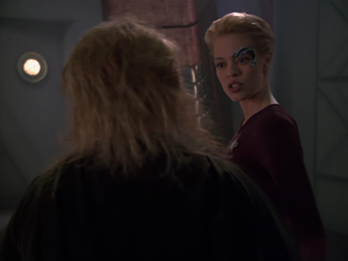 extant_StarTrek_VOY_5x20-ThinkTank_03532.jpg