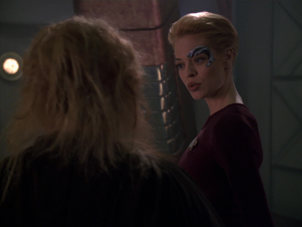 extant_StarTrek_VOY_5x20-ThinkTank_03561.jpg