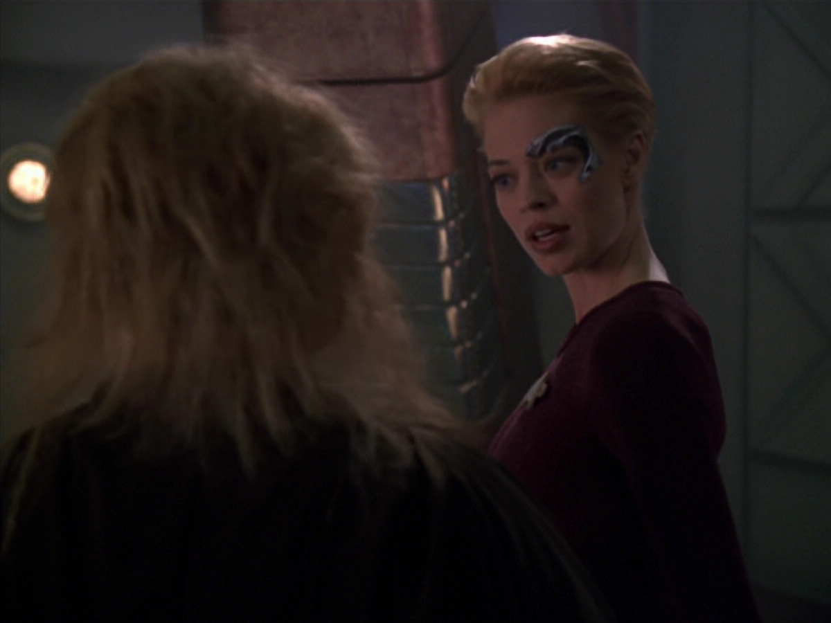 extant_StarTrek_VOY_5x20-ThinkTank_03562.jpg
