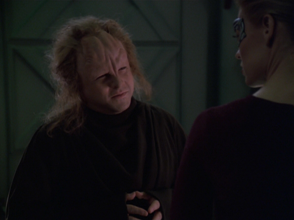 extant_StarTrek_VOY_5x20-ThinkTank_03576.jpg