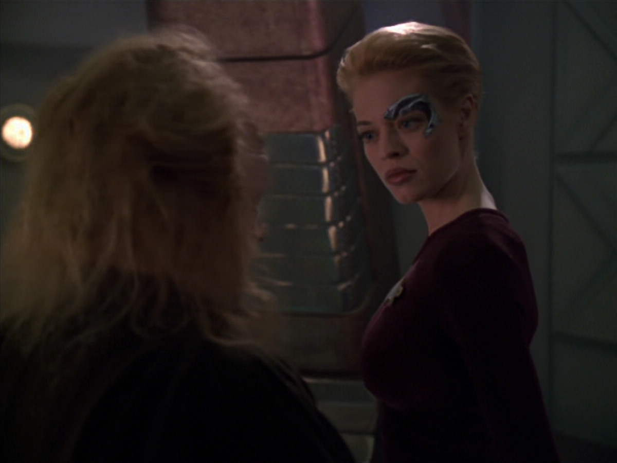 extant_StarTrek_VOY_5x20-ThinkTank_03578.jpg