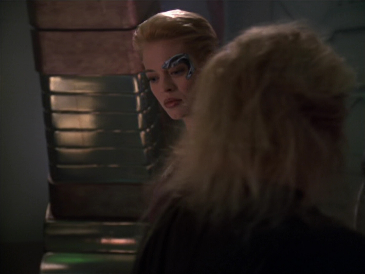 extant_StarTrek_VOY_5x20-ThinkTank_03580.jpg