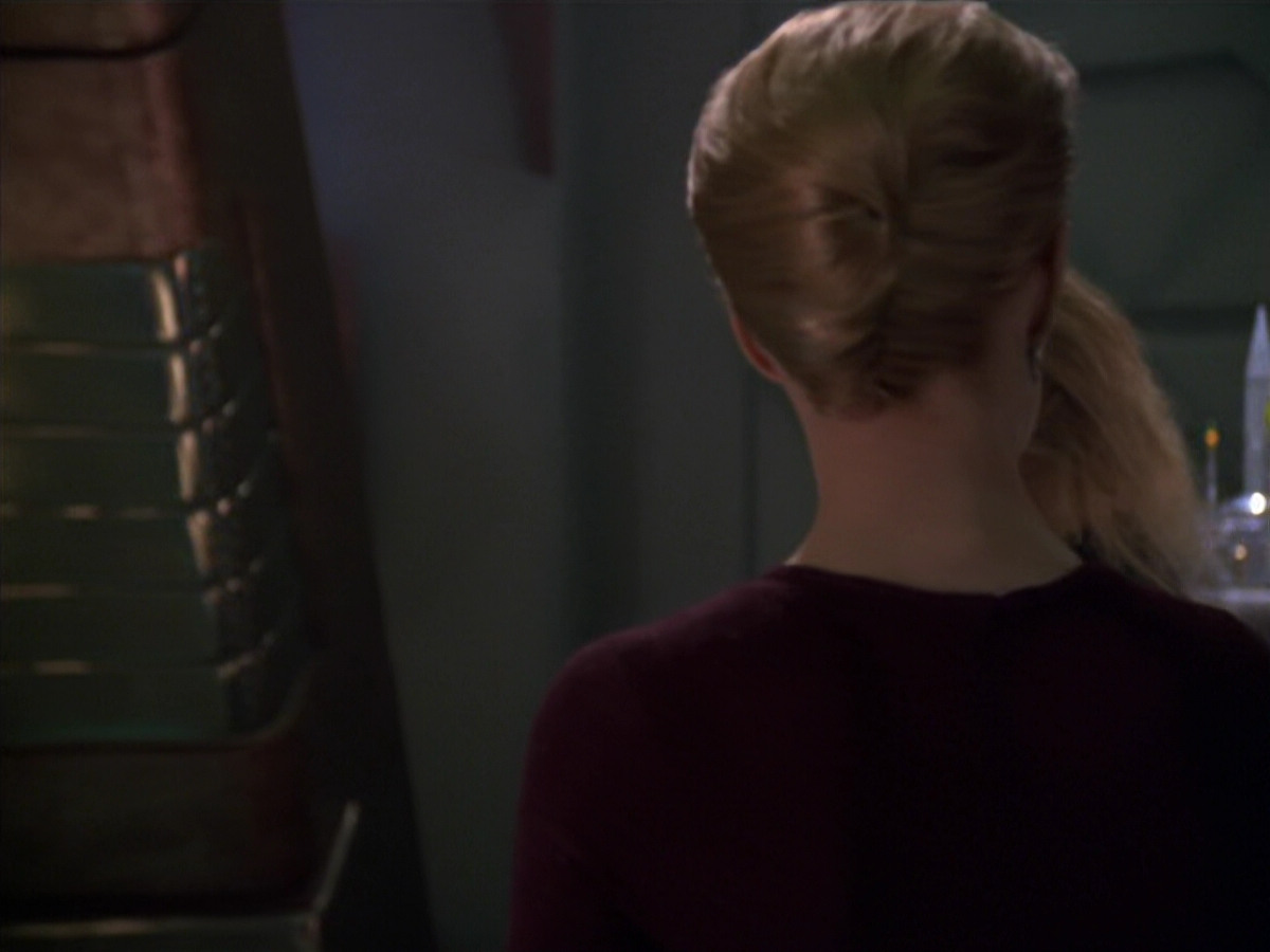 extant_StarTrek_VOY_5x20-ThinkTank_03586.jpg