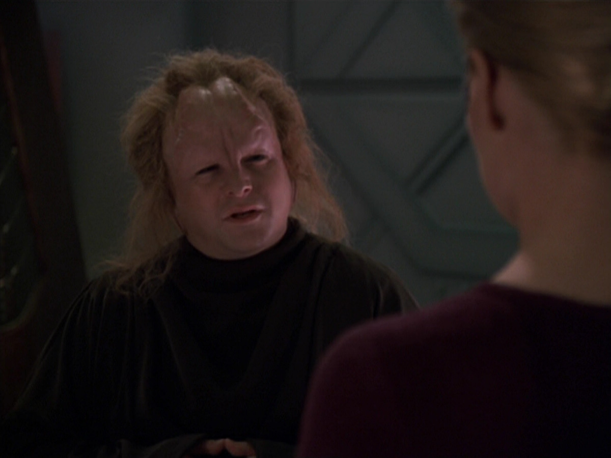 extant_StarTrek_VOY_5x20-ThinkTank_03593.jpg