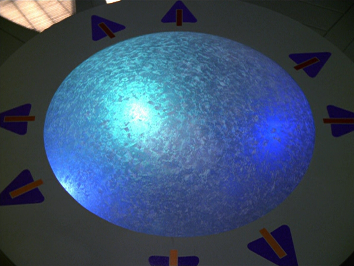extant_StarTrek_VOY_5x20-ThinkTank_03605.jpg