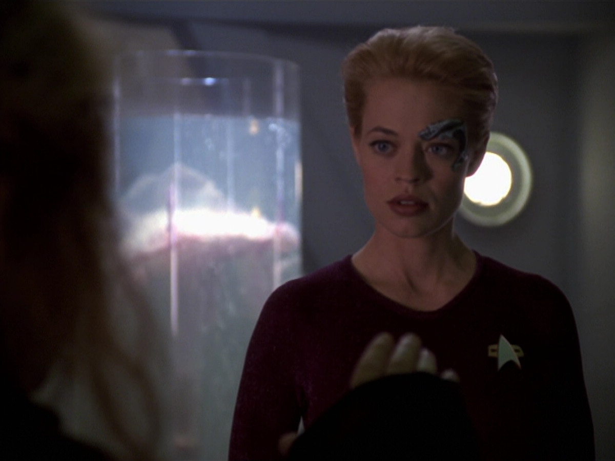 extant_StarTrek_VOY_5x20-ThinkTank_03610.jpg