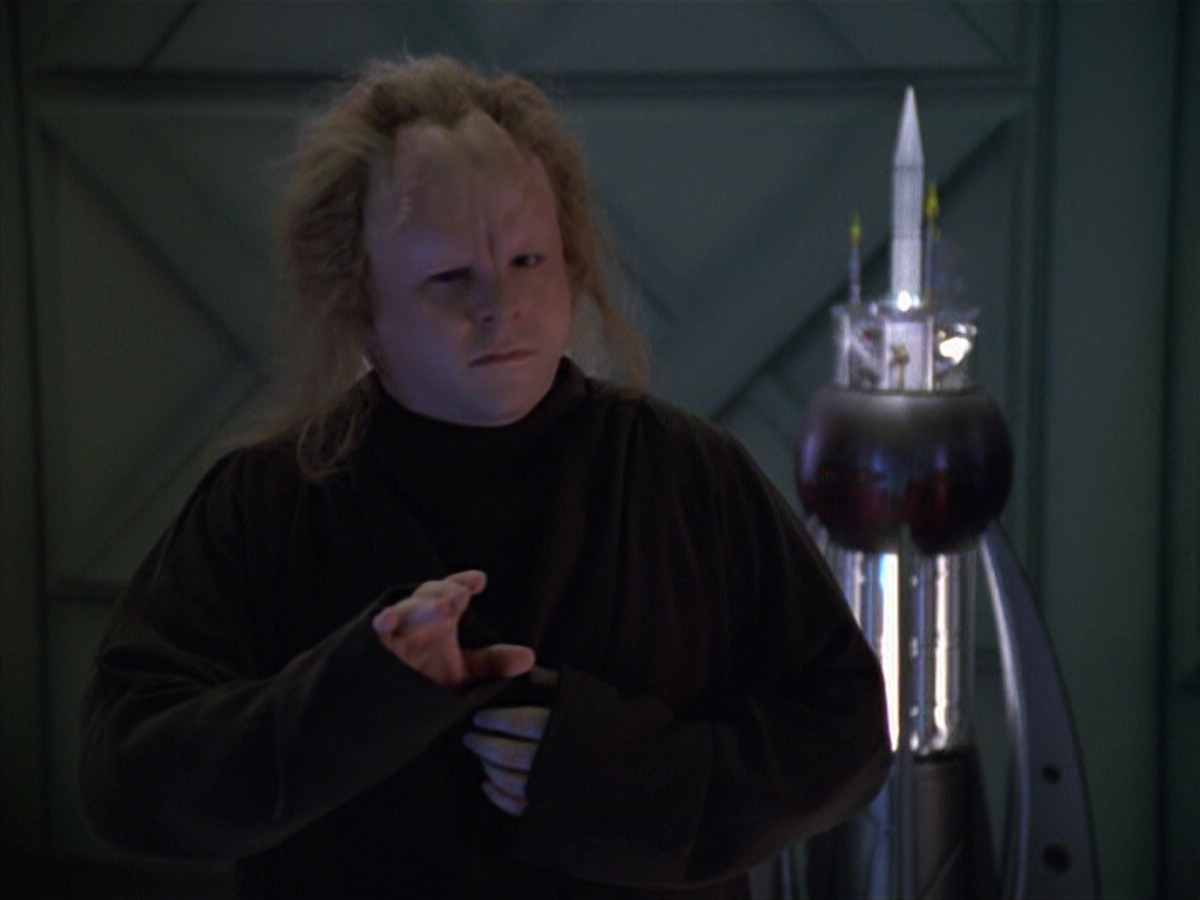 extant_StarTrek_VOY_5x20-ThinkTank_03636.jpg