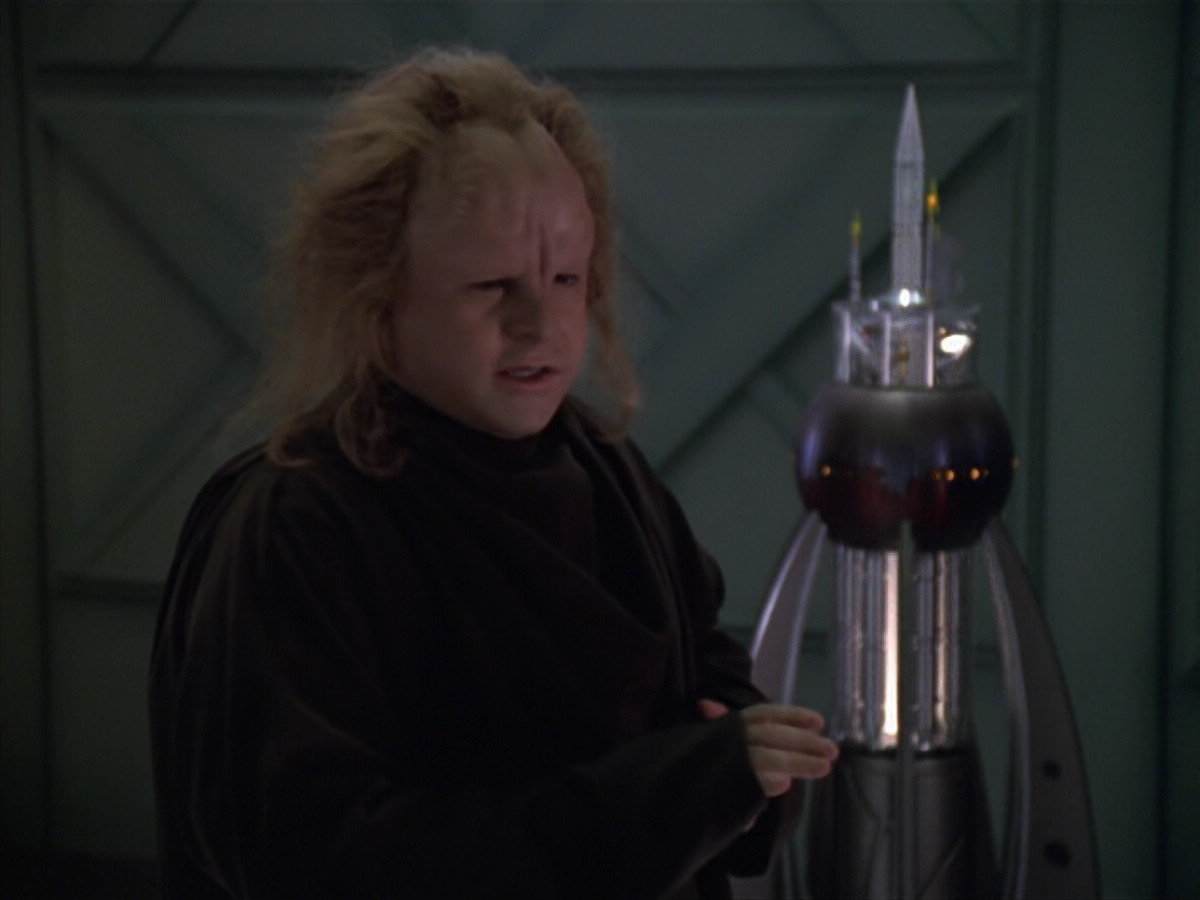 extant_StarTrek_VOY_5x20-ThinkTank_03647.jpg