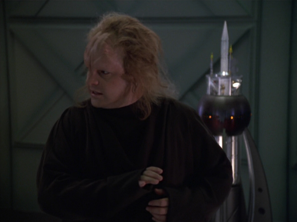 extant_StarTrek_VOY_5x20-ThinkTank_03655.jpg