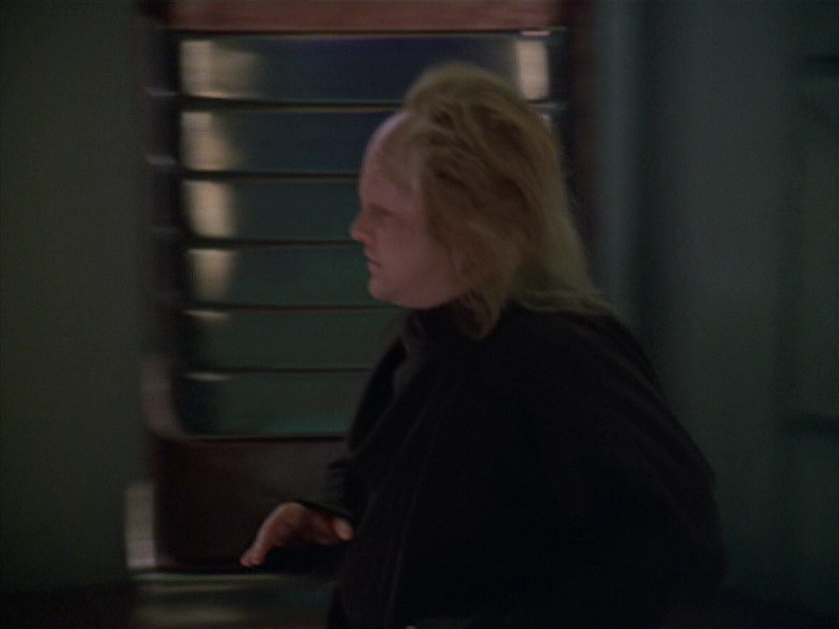extant_StarTrek_VOY_5x20-ThinkTank_03659.jpg