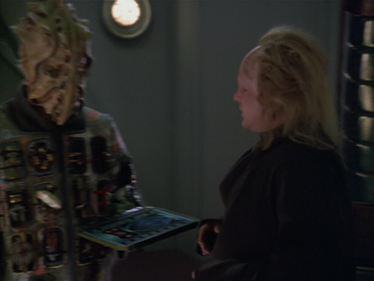 extant_StarTrek_VOY_5x20-ThinkTank_03660.jpg