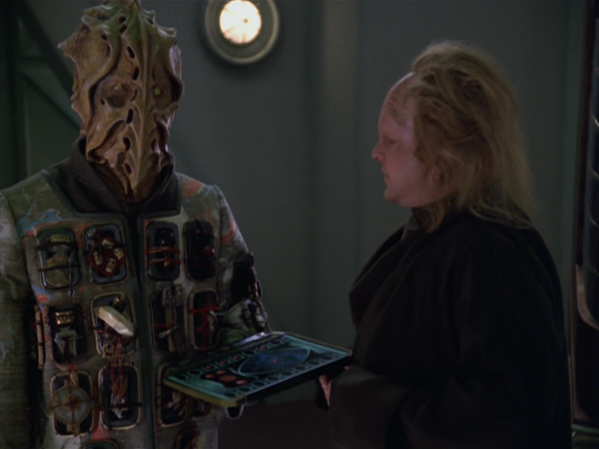 extant_StarTrek_VOY_5x20-ThinkTank_03661.jpg