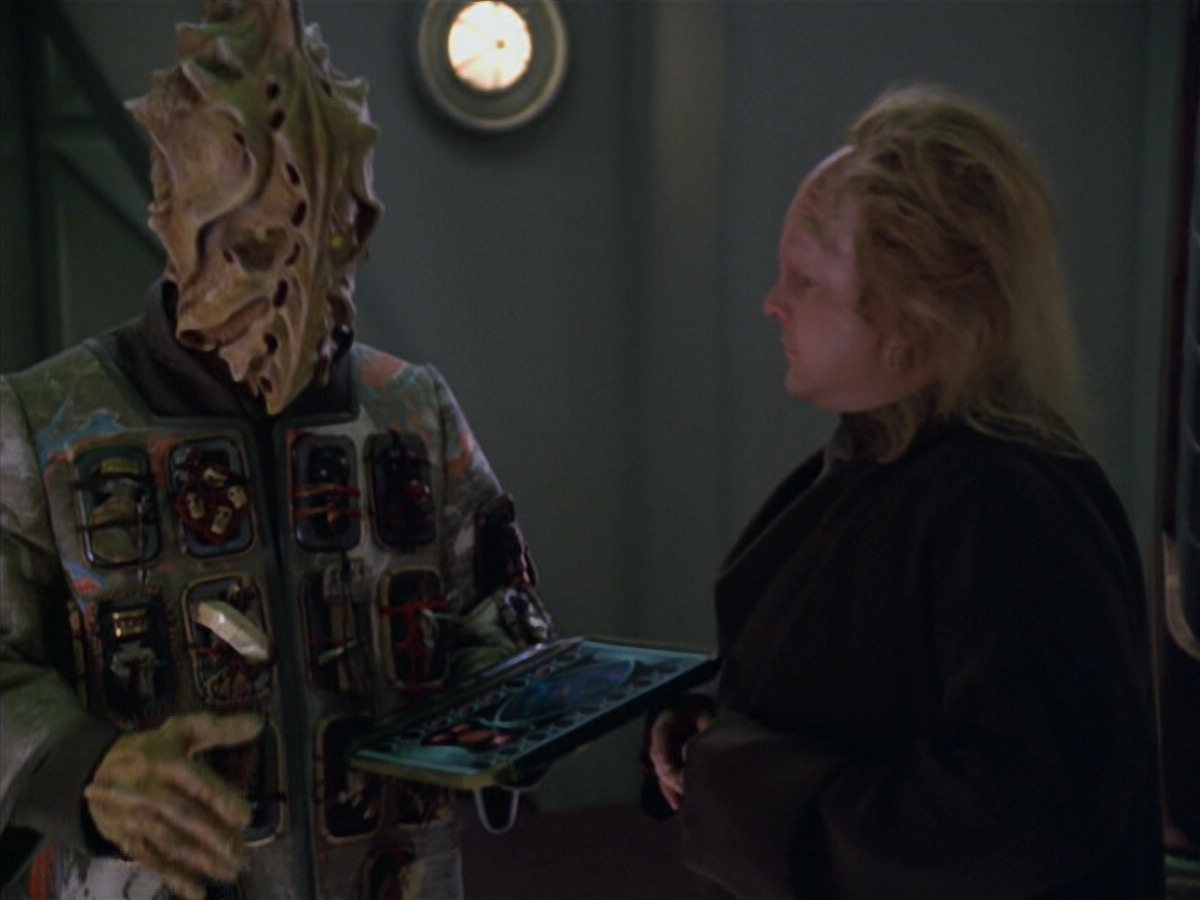 extant_StarTrek_VOY_5x20-ThinkTank_03662.jpg