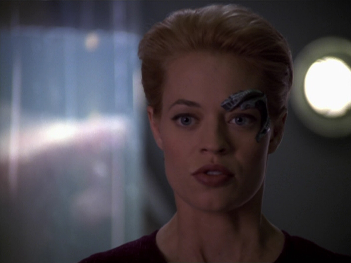 extant_StarTrek_VOY_5x20-ThinkTank_03664.jpg