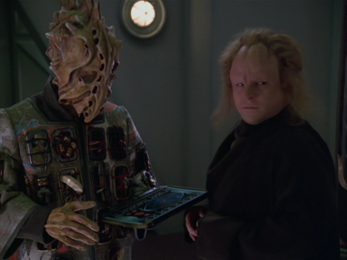 extant_StarTrek_VOY_5x20-ThinkTank_03665.jpg