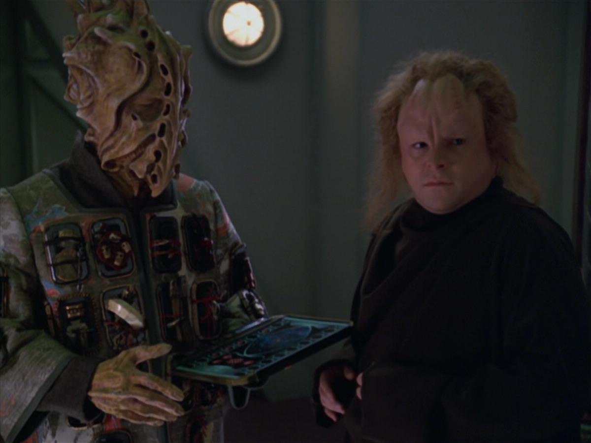 extant_StarTrek_VOY_5x20-ThinkTank_03666.jpg