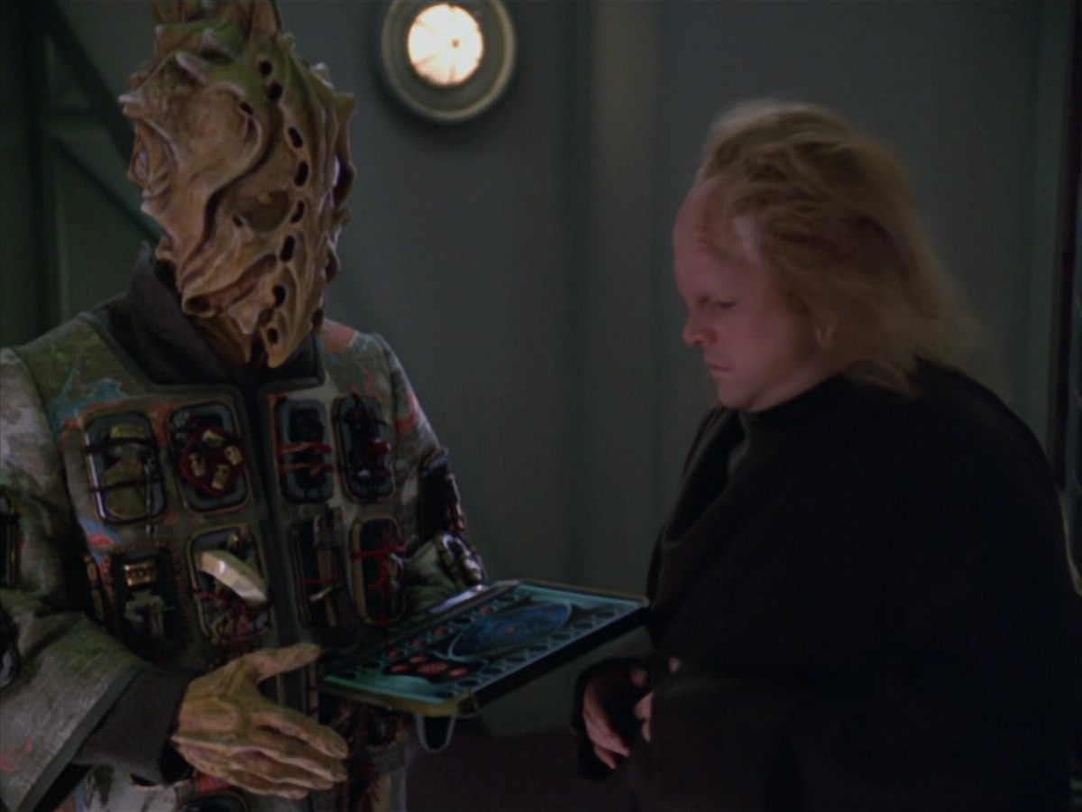 extant_StarTrek_VOY_5x20-ThinkTank_03667.jpg