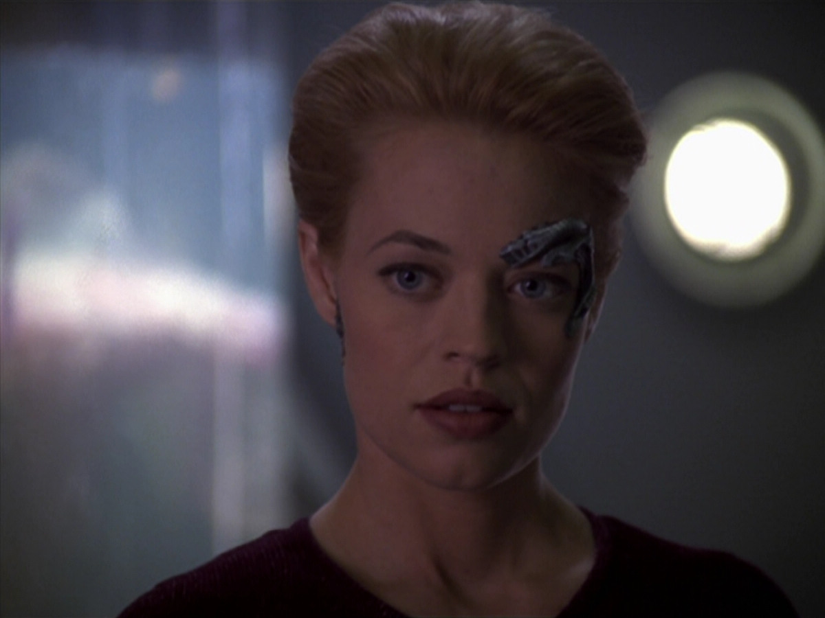 extant_StarTrek_VOY_5x20-ThinkTank_03695.jpg