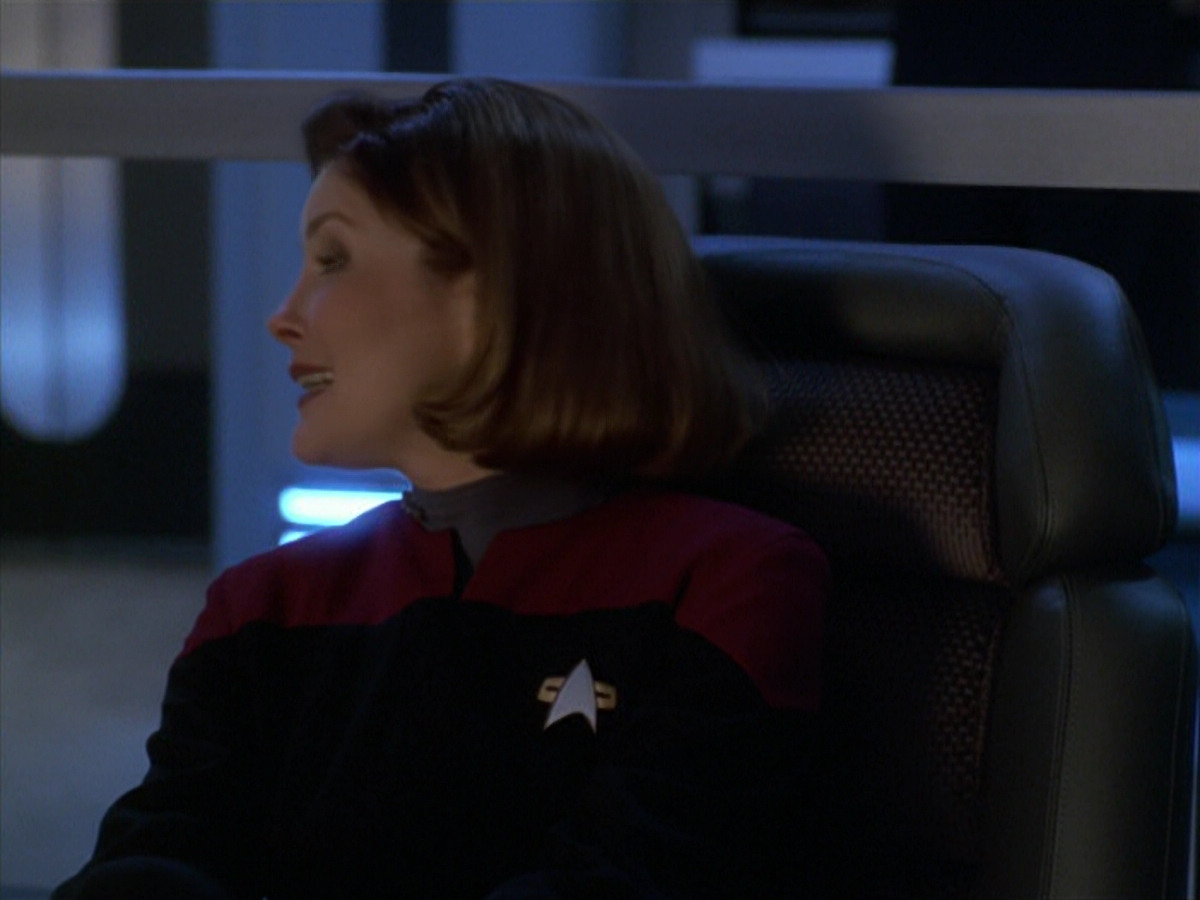 extant_StarTrek_VOY_5x20-ThinkTank_03725.jpg