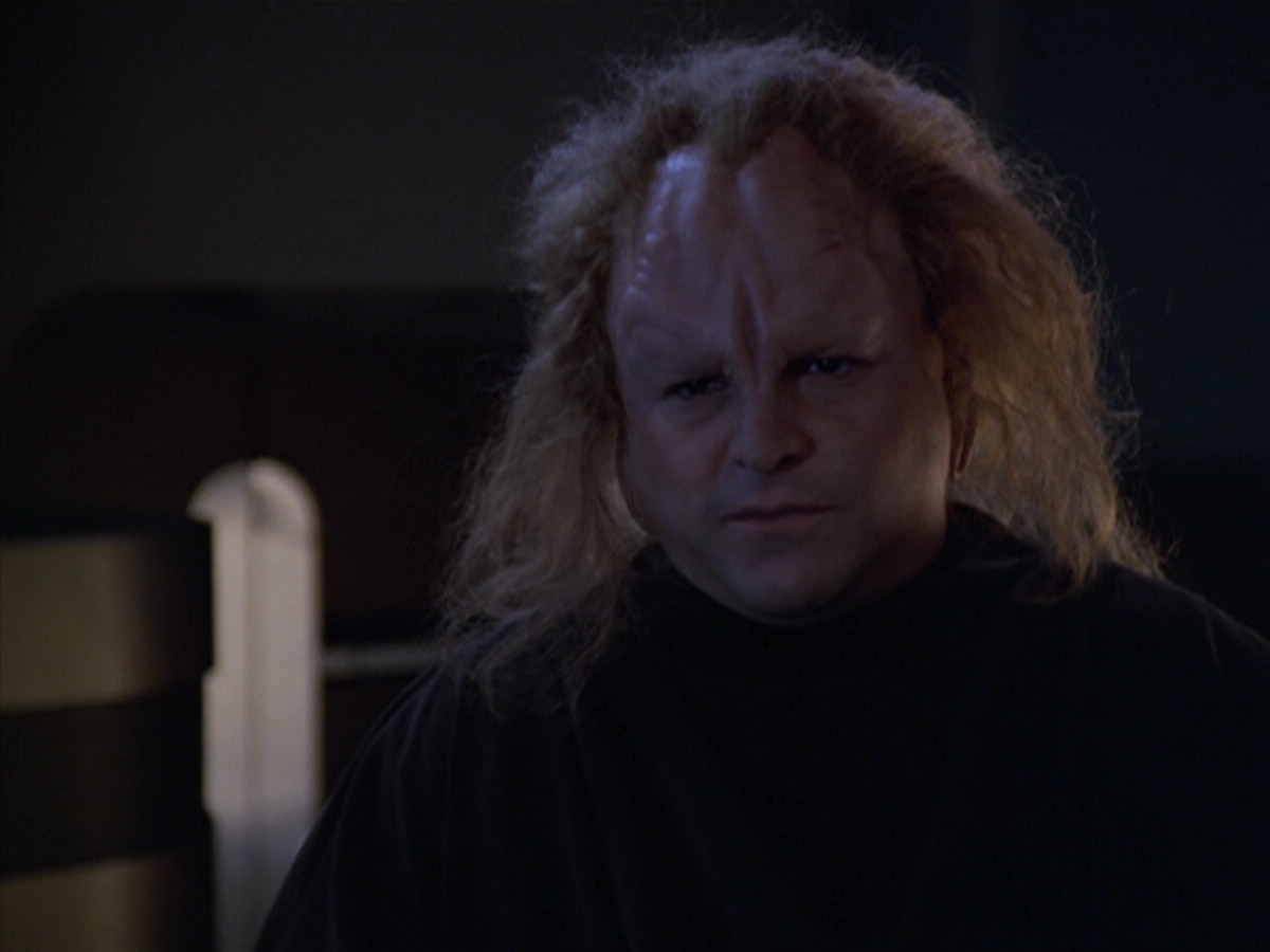 extant_StarTrek_VOY_5x20-ThinkTank_03741.jpg