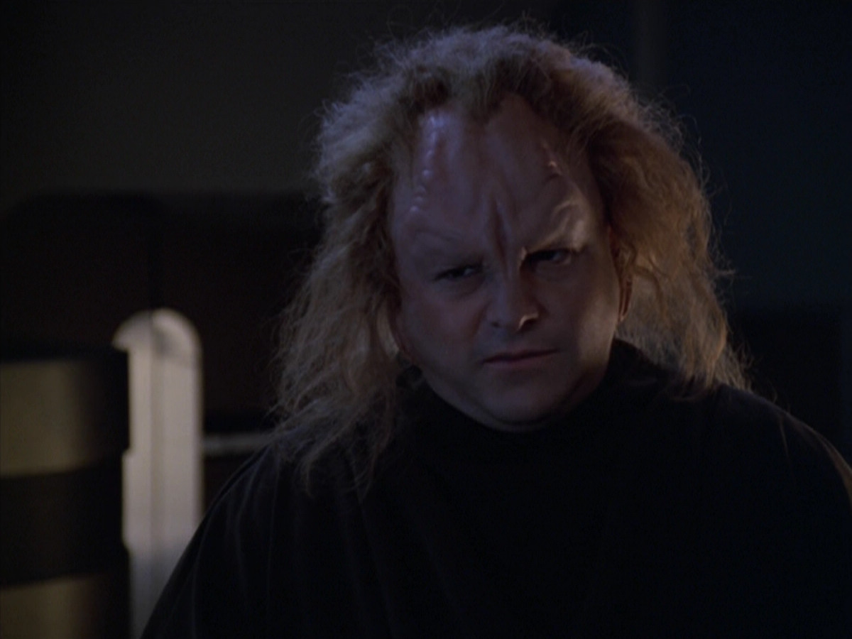 extant_StarTrek_VOY_5x20-ThinkTank_03746.jpg